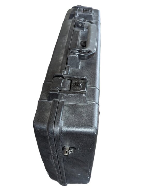 Pelican 1490 Case - Locking Laptop case / Briefcase - Picture 12 of 16